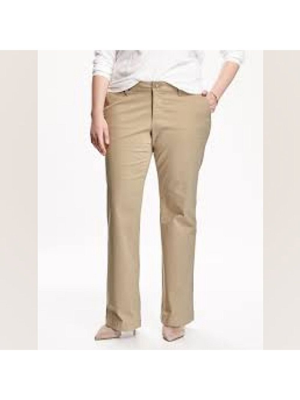 26 Reg • Old Navy • Smooth & Slim Mid-rise Khakis